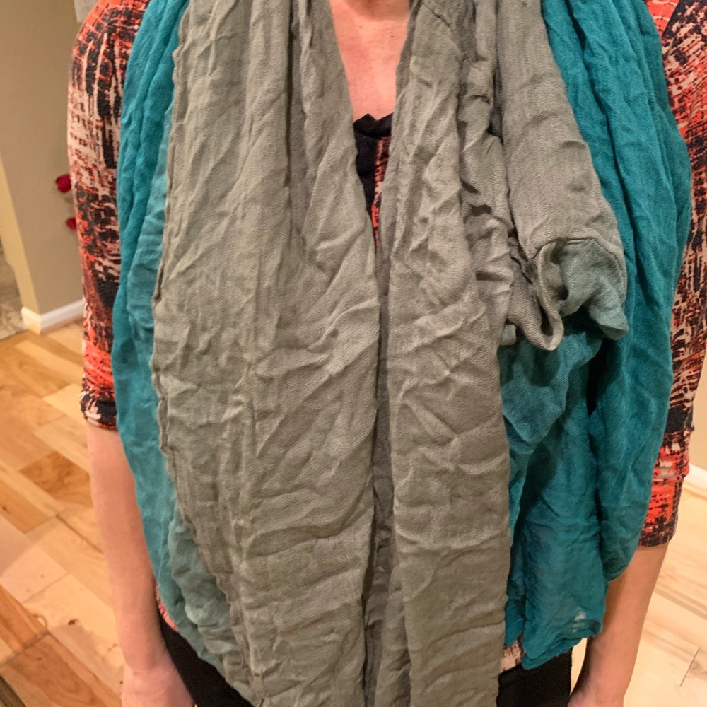 Scarf - Picture 2 of 5